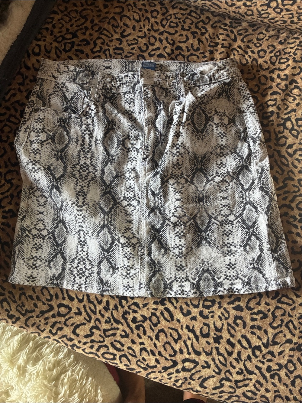 Arizona Jean Company Black and White Snake-Print Mini Skirt